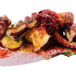 Pulpo a la brasa con mermelada de tomate y crema de ajos